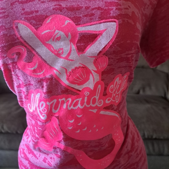 Mermaid Life Top bought in Disneyland - Picture 3 of 4